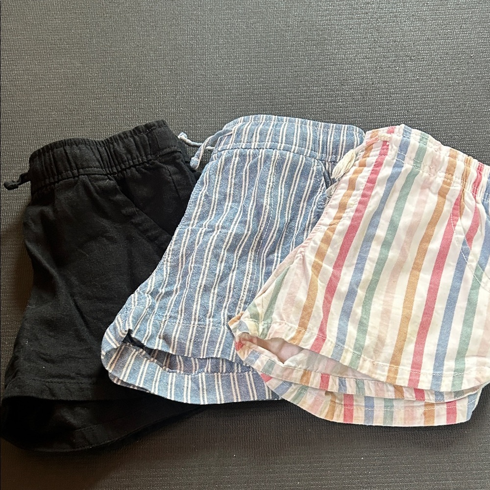 Old navy elastic waist pull on shorts. Girls size 8